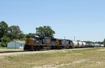 CSX 4588 & 312 lead train F28 towards the yard